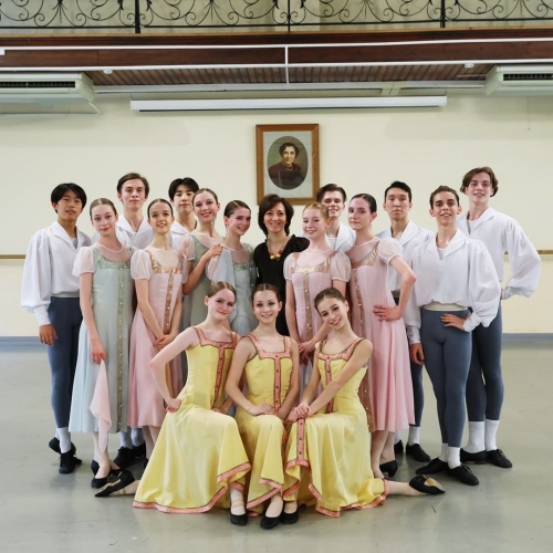 Tiempo de exámenes en la Academia Vaganova - Danza de personajes - Profesora Polina Rassadina