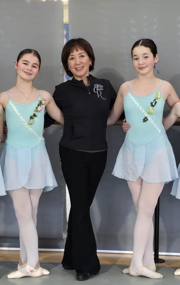 Chika Temma - RMB teacher