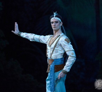 Even Capitaine - RMB Stars Gala Artist